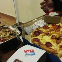 Review Domino Pizza