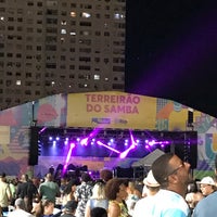 Photo taken at Terreirão do Samba by Robe on 4/23/2022