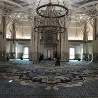 Photo taken at Grande Moschea di Roma by Arda A. on 2/3/2017