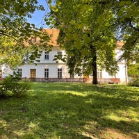 Photo taken at Divadlo Na Jezerce by Radezim on 5/31/2022