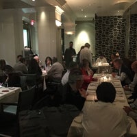 Foto diambil di 701 Restaurant oleh Robert M. pada 4/21/2015