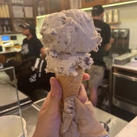 Photo taken at Van Leeuwen Ice Cream by justmush on 8/10/2019