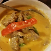 Foto scattata a Kwanjai Thai Cuisine da Ted P. il 10/15/2017