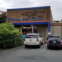 Photo taken at Mutual Fish by Ted P. on 6/30/2018