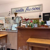 Foto diambil di Pasta Fresca Brambilla - Bistrot e Laboratorio oleh Aya U. pada 2/1/2023