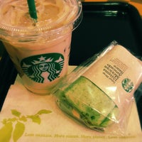 Photo taken at Starbucks Coffee アトレ目黒1店 by corniolo . on 4/13/2013