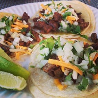 5/2/2013にGaile D.がTina Tacosで撮った写真