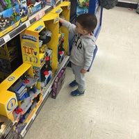 Photo taken at Toys&amp;quot;R&amp;quot;Us by Janis D. on 7/13/2016