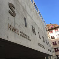 10/22/2016 tarihinde Sven R.ziyaretçi tarafından Hochschule für Wirtschaft Zürich (HWZ)'de çekilen fotoğraf