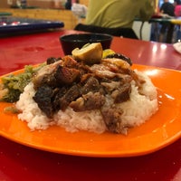 Photo taken at Nasi Campur Yung Yung 99 Kalimanta by TJ on 9/8/2019