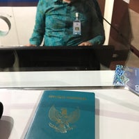 Photo taken at Garuda Indonesia Check-In Counter by TJ on 2/8/2017