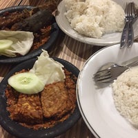Warung Bu Kris Taman Tiara Regency Ruko No 2