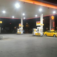 Photo taken at Shell by Şişman B. on 8/17/2016