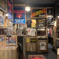 Photo taken at R.M.C.M Ramones Museum by Tagami S. on 9/12/2019