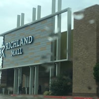 Foto tirada no(a) Richland Mall por Chris em 5/8/2016