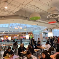 12/13/2019 tarihinde David A. H.ziyaretçi tarafından Metropolis at Metrotown Food Court'de çekilen fotoğraf