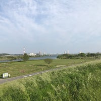 Photo taken at 江戸川土手（柴又公園前） by つよ on 5/1/2020