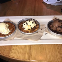 Photo taken at BJ&#39;s Restaurant &amp; Brewhouse by Diamond . on 4/17/2018