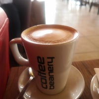 Photo taken at Coffee Beanery by Bhatakti R. on 9/12/2023