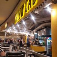 Photo taken at Yellow Cab Pizza Co. by 🇵🇭Bernz🇵🇭 L. on 7/27/2018