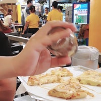 Photo taken at Yellow Cab Pizza Co. by 🇵🇭Bernz🇵🇭 L. on 12/14/2018