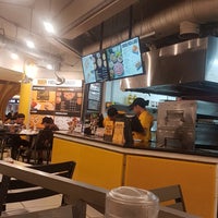 Photo taken at Yellow Cab Pizza Co. by 🇵🇭Bernz🇵🇭 L. on 9/28/2018