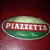 Снимок сделан в Piazzetta Pasta &amp; Vino пользователем Lau R. 1/19/2014