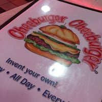 Photo taken at Cheeburger Cheeburger by Susie D. on 12/31/2015