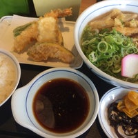 Photo taken at うどんウエスト 飯塚店 by Mohi L. on 4/18/2016