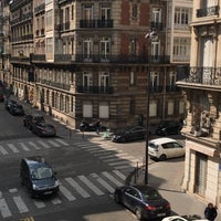 4/1/2018 tarihinde Svetlanaziyaretçi tarafından Hôtel de la Trémoille'de çekilen fotoğraf