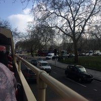 Снимок сделан в Big Bus Tours - London пользователем Muhd Z. 3/14/2016