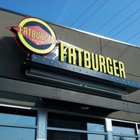 Foto tirada no(a) Fatburger at 5-mile por Doyle W. em 9/14/2012