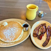 Photo taken at Snooze, an A.M. Eatery by Laura F. on 2/20/2024