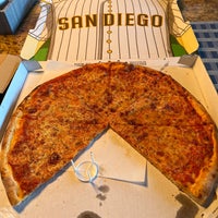 Foto diambil di Bongiorno&amp;#39;s New York Pizzeria oleh Laura F. pada 9/16/2022