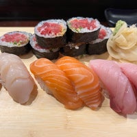 Foto tirada no(a) Dai Sushi por Sam M. em 9/17/2022