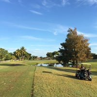 Foto tirada no(a) Briar Bay Golf Course por Serge C. em 12/22/2014