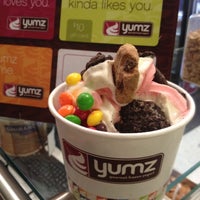 Photo taken at Yumz Gourmet Frozen Yogurt by Jorge V. on 10/13/2012