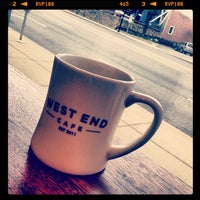 12/27/2012 tarihinde Robert T.ziyaretçi tarafından West End Cafe'de çekilen fotoğraf