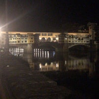 Foto scattata a Ponte Vecchio da Gokhan K. il 8/13/2018