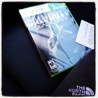 Photo taken at GameStop by Dave  M. on 11/13/2012