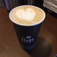 Снимок сделан в Peet&amp;#39;s Coffee &amp;amp; Tea пользователем Monica 2/12/2018