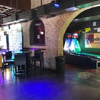 5/14/2017 tarihinde Justin G.ziyaretçi tarafından Recess Arcade Bar'de çekilen fotoğraf