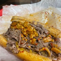 Photo taken at Al&amp;#39;s #1 Italian Beef by Gabe M. on 10/7/2022