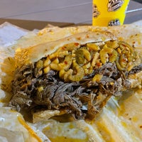 Photo taken at Al&amp;#39;s Italian Beef by Gabe M. on 10/4/2022