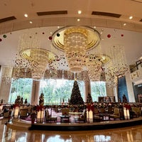 Photo taken at Shangri-La Hotel, Futian, Shenzhen by Angus Y. on 12/23/2023