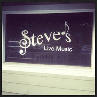 Foto diambil di Steve&#39;s Live Music oleh Wesley C. pada 6/8/2013