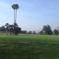 Foto diambil di Paradise Knolls Golf Course oleh Austin C. pada 8/2/2013