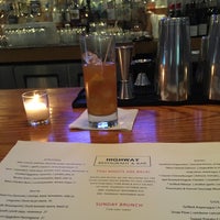 Foto tirada no(a) Highway Restaurant and Bar por Zoltan V. em 9/21/2017