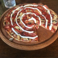 Photo taken at Pizza Pizzeria by Yavuz S. on 8/26/2017