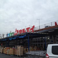 Photo taken at 新鮮市場 マルエイ 新習志野店 by Katsuhiko A. on 11/11/2012
